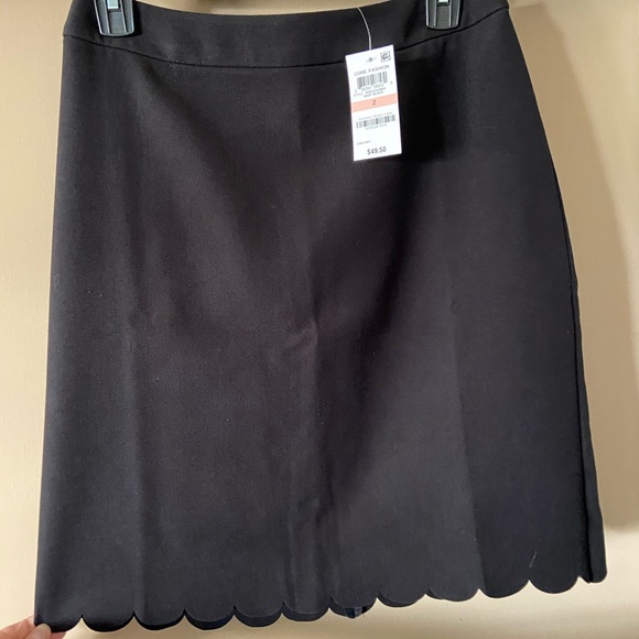 Black scallop edge skirt - Picture 3 of 4